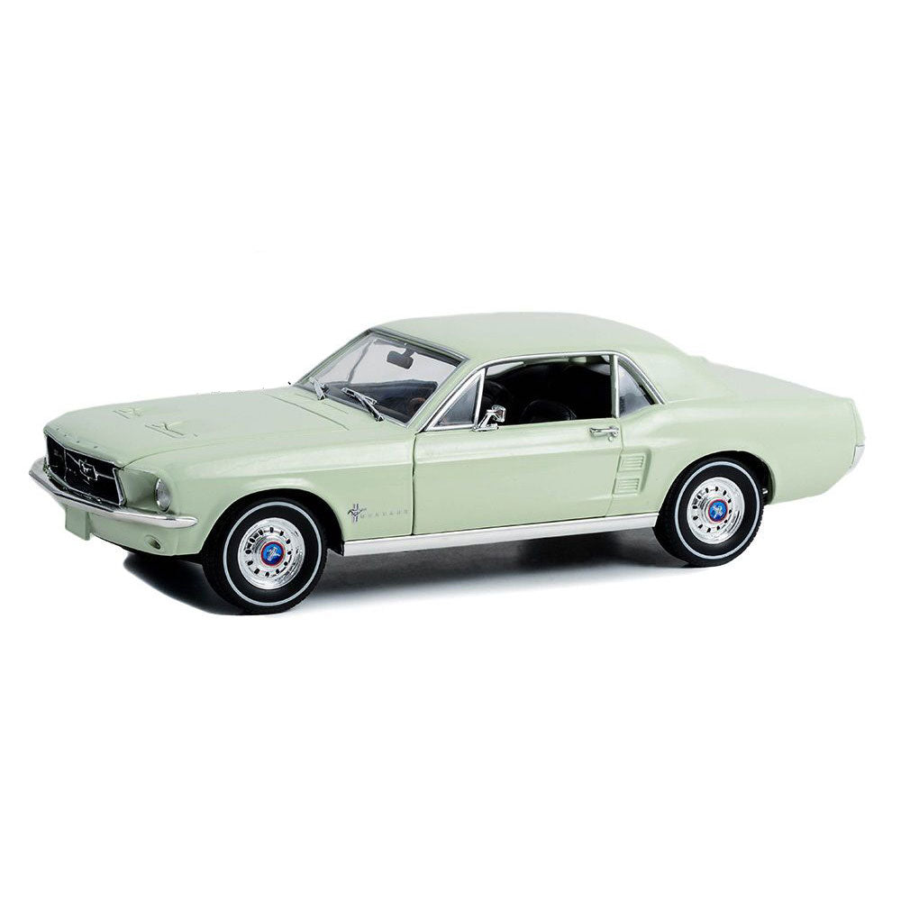 1967 Ford Mustang Coupe 1/18 Model skali